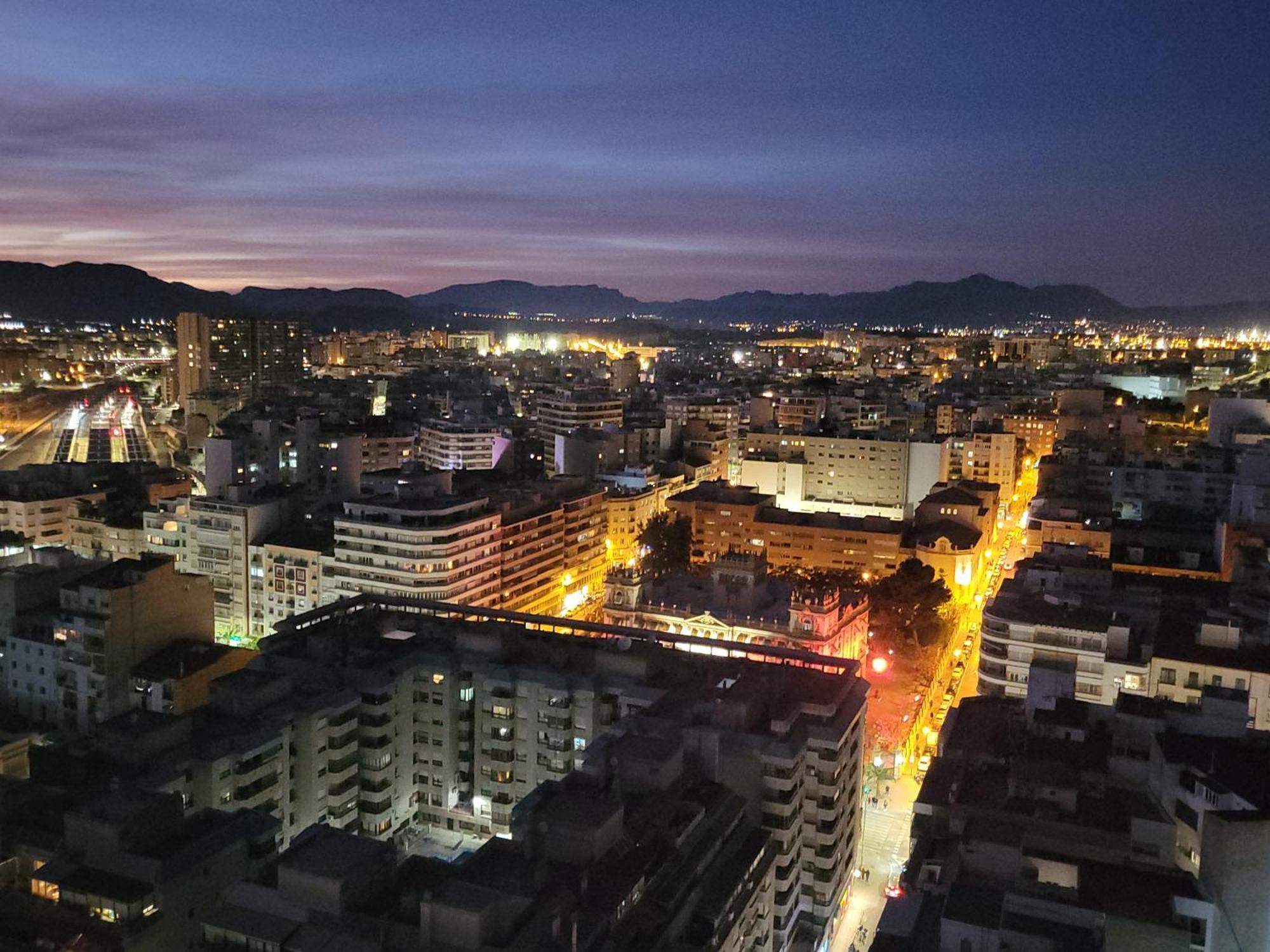 Charming Studio In The Center Of The City Apartamento Pleno Centro De อาลิกันเต ภายนอก รูปภาพ